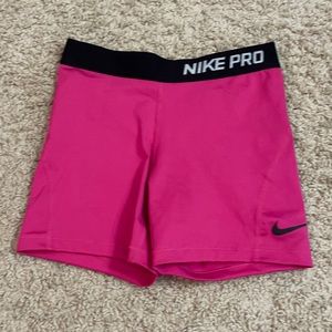 Nike pro majenta pinkish